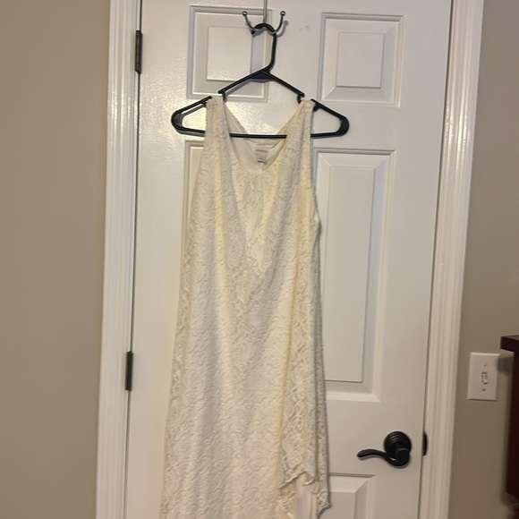 Elegant Cream Sleeveless Dress - Picture 2 of 4